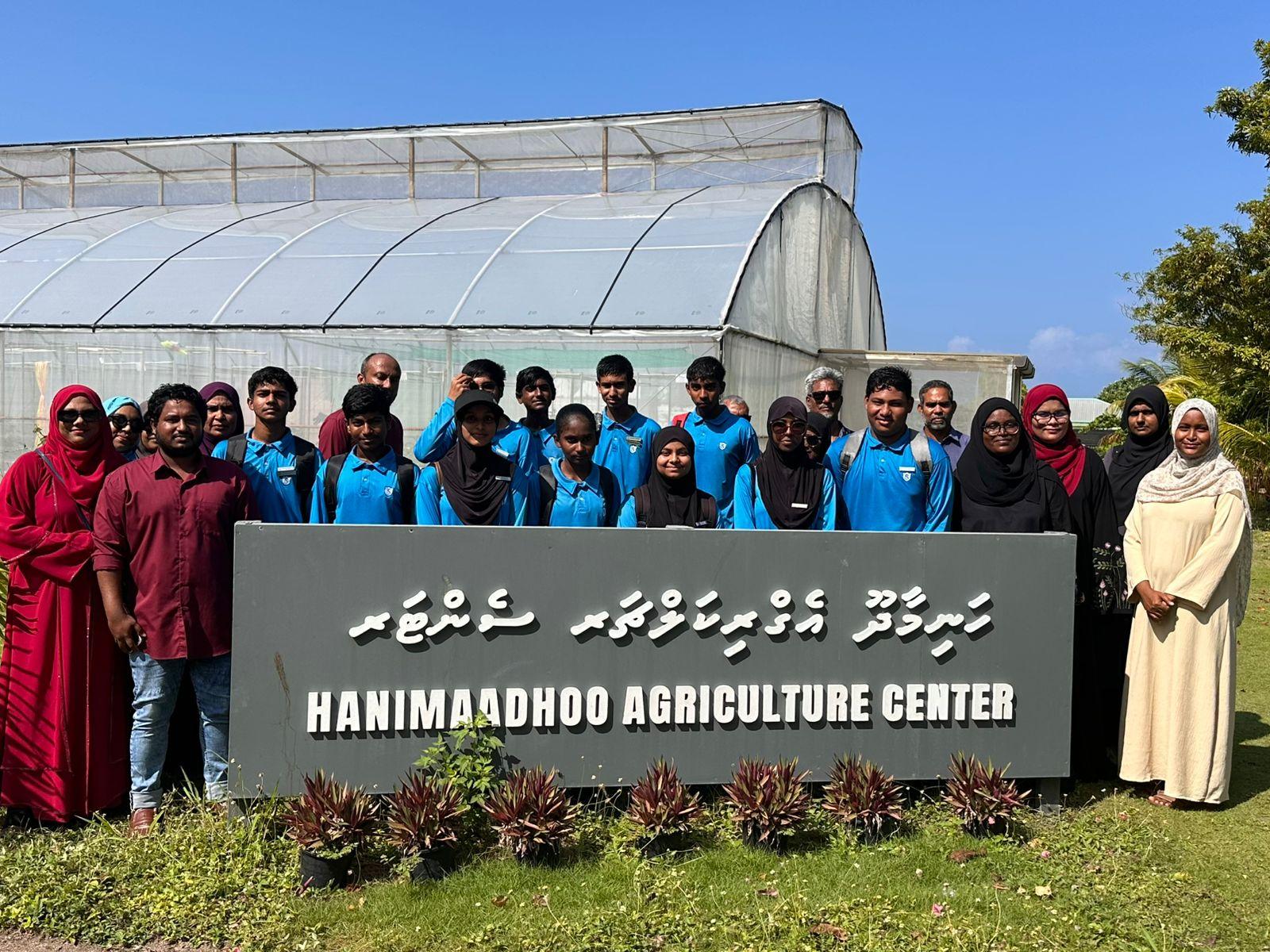 ހއ. ބާރަށު ސްކޫލުގެ ދަރިވަރުން ހަނިމާދޫ އެގްރިކަލްޗަރ ސެންޓަރަށް ޒިޔާރަތްކޮށްފި