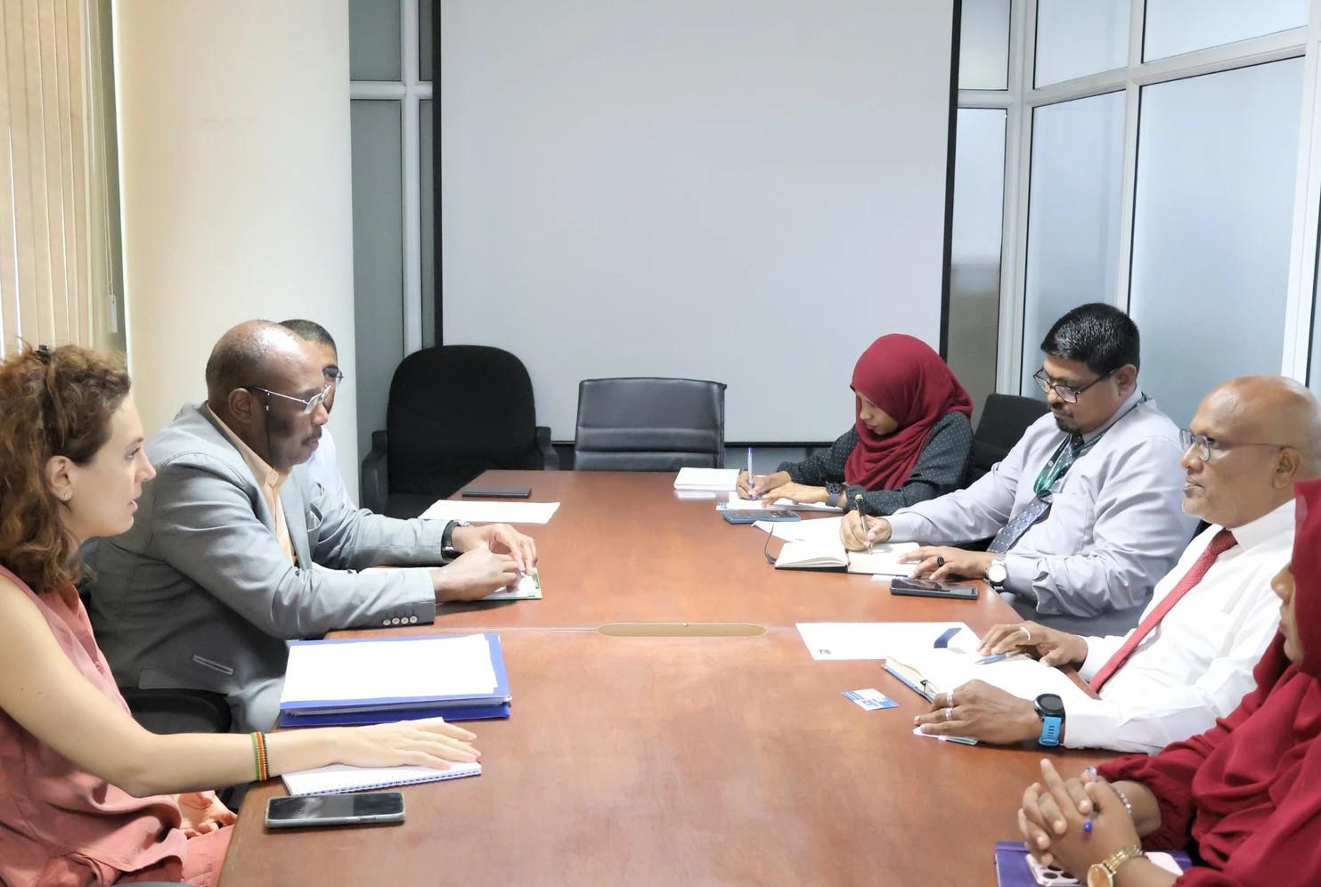 އިންޓަރނޭޝަނަލް ފަންޑް ފޮރ އެގްރިކަލްޗަރަލް ޑިވެލޮޕްމަންޓް (އިފާޑް)ގެ އިންޑިޕެންޑެންޓް އިވެލުއޭޝަން އޮފީހުގެ ޓީމެއް މިއަދު ވަނީ މިނިސްޓްރީ އޮފް އެގްރިކަލްޗަރ އެންޑް އެނިމަލް ވެލަފެއަރ ގެ އޮފިޝަލުންނާއި ބައްދަލުކުރައްވާފައެވެ