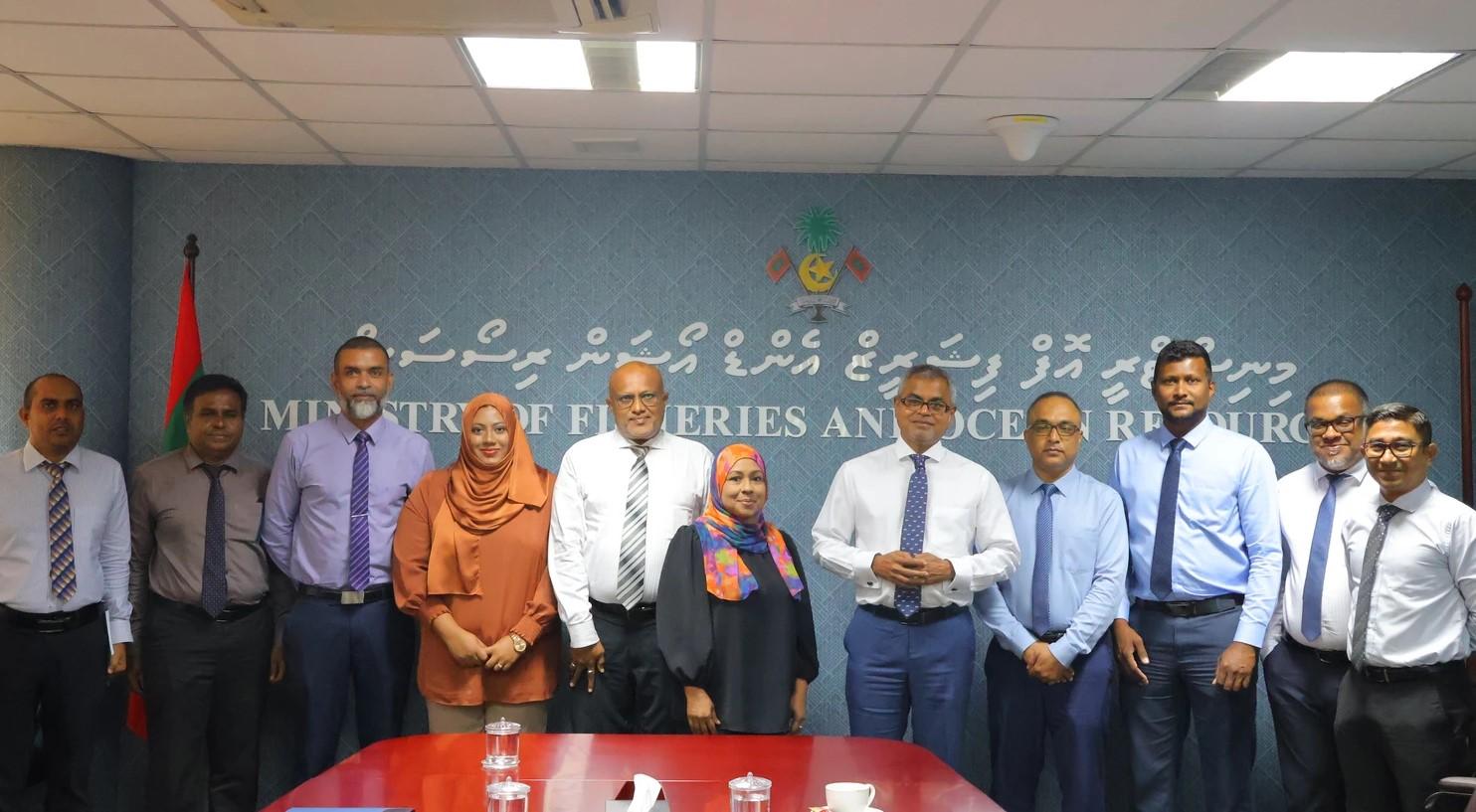 ދަނޑުވެރިންގެ ދަނޑުތަކަށް ސޯލާރ ހަކަތައިން ކަަރަންޓް ފޯރުކޮށްދިނުމާއި ގުޅޭ ގޮތުން އެންވާރަމެންޓް މިނިސްޓަރ ބައްދަލު ކުރެއްވުން